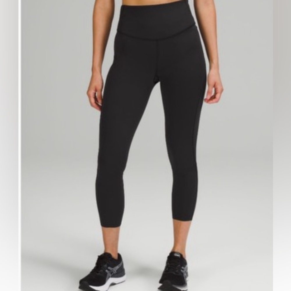 Base Pace High-Rise Crop 23" *Brushed Nulux, size 6, color blackl